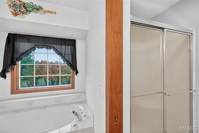 $589,900 | 23 Prairie Crossing Drive, St. Paul, MO 63366