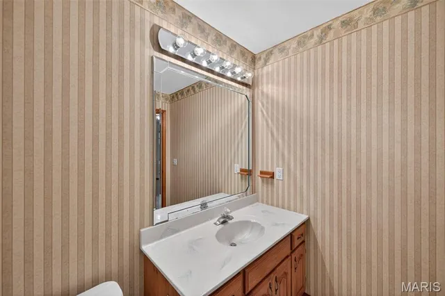 $589,900 | 23 Prairie Crossing Drive, St. Paul, MO 63366