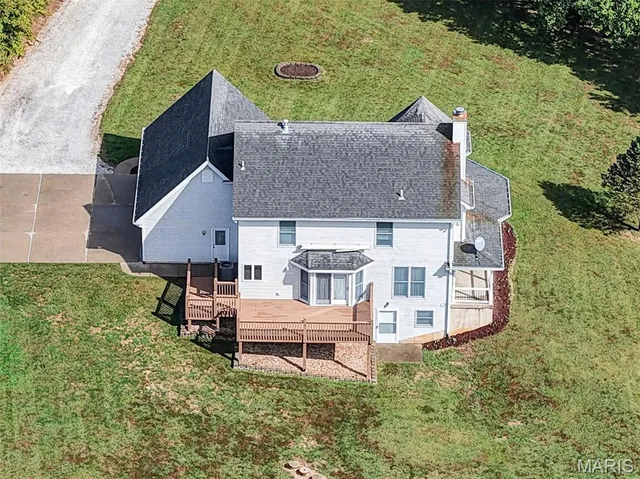 $589,900 | 23 Prairie Crossing Drive, St. Paul, MO 63366