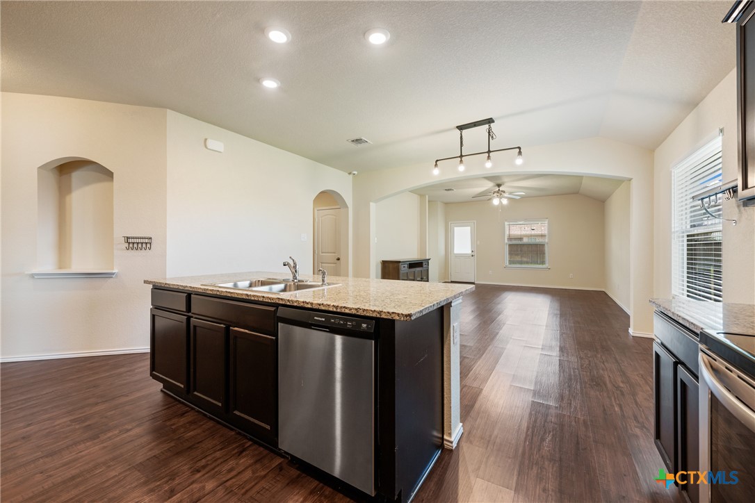 152 Beth Ann Loop Taylor, TX 76574 - Photo 12 of 40