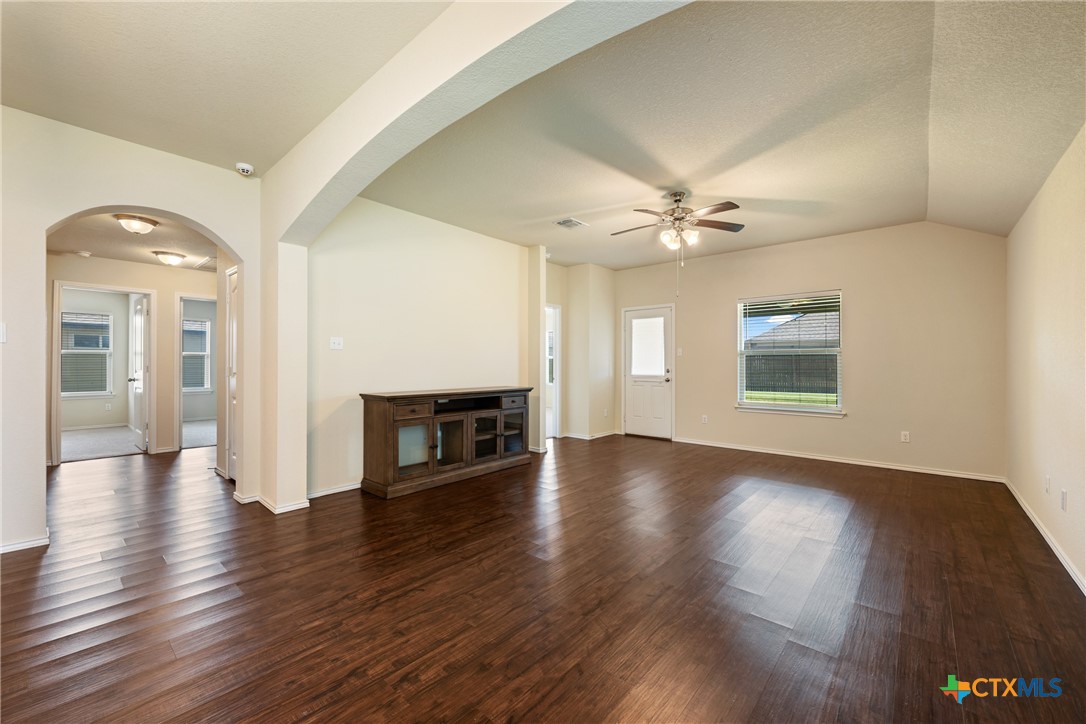 152 Beth Ann Loop Taylor, TX 76574 - Photo 15 of 40