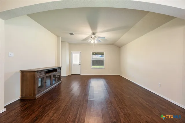 $338,000 | 152 Beth Ann Loop, Taylor, TX 76574