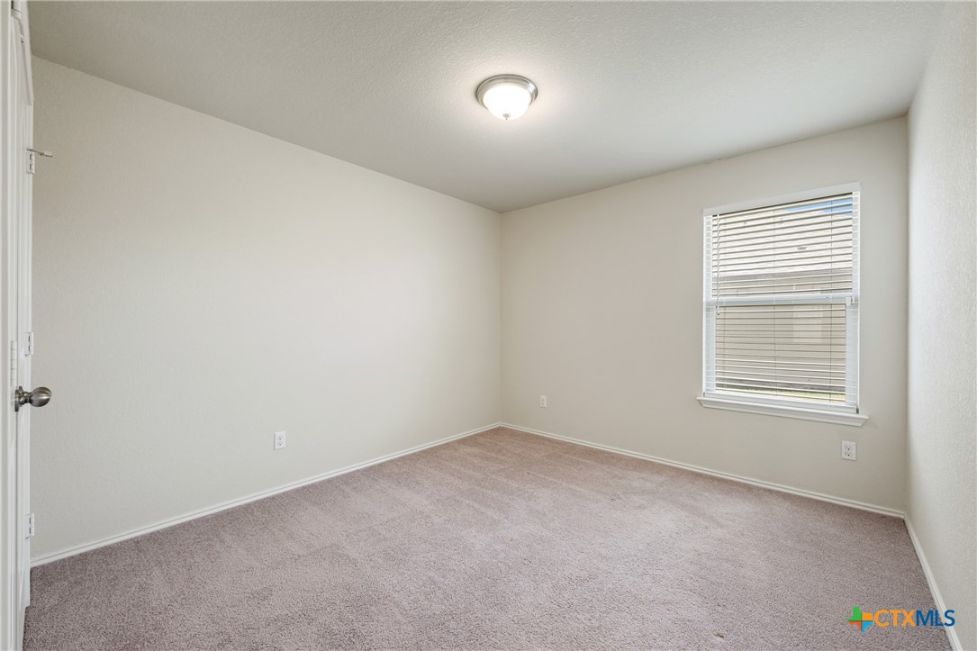 152 Beth Ann Loop Taylor, TX 76574 - Photo 29 of 40