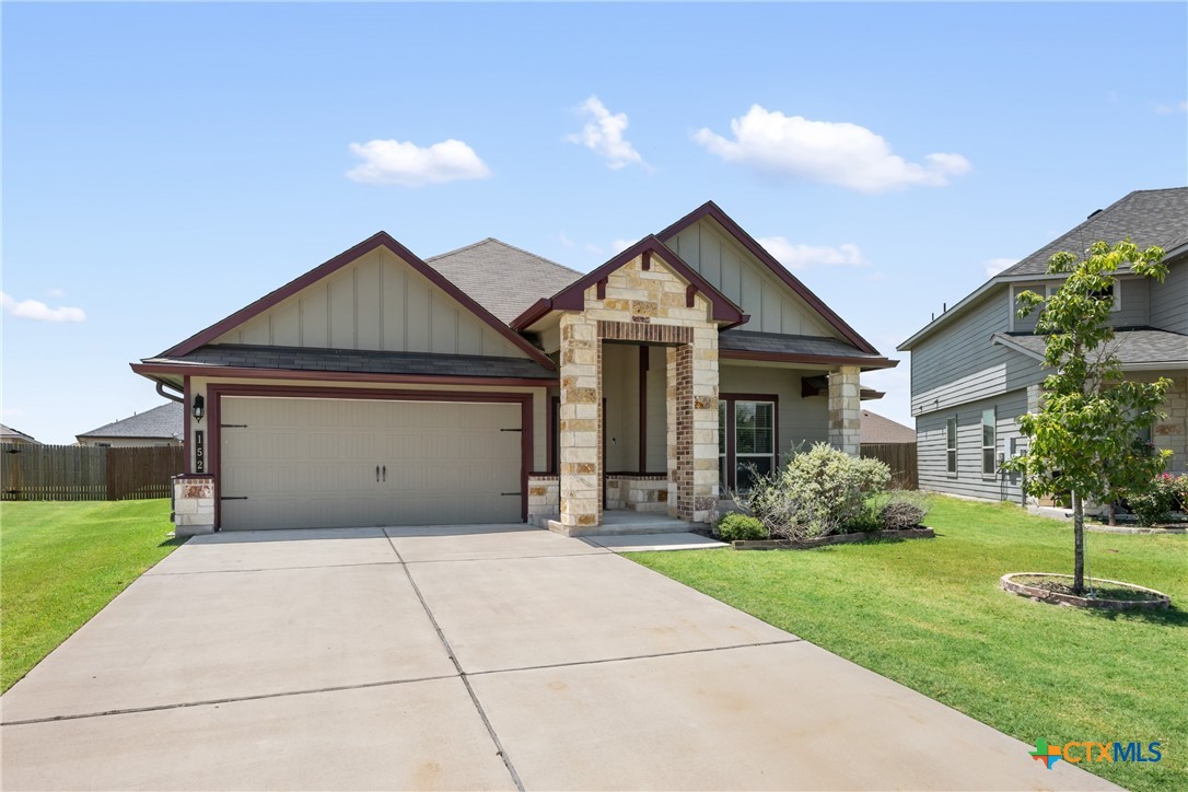 152 Beth Ann Loop Taylor, TX 76574 - Photo 3 of 40