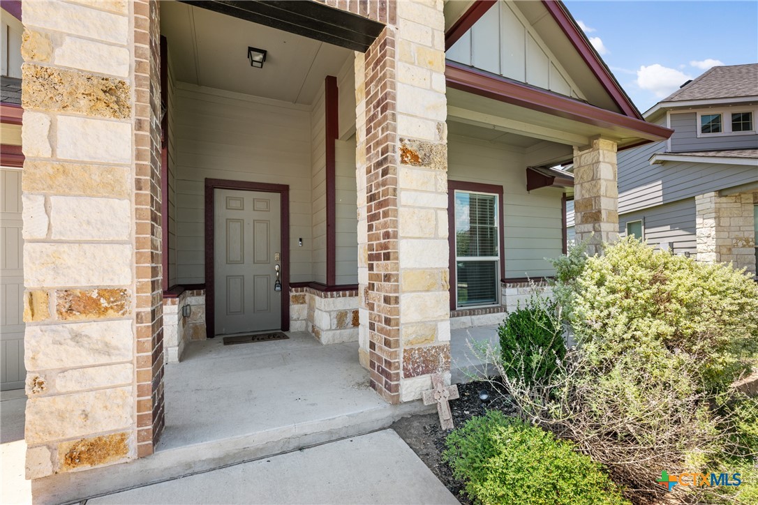 152 Beth Ann Loop Taylor, TX 76574 - Photo 5 of 40