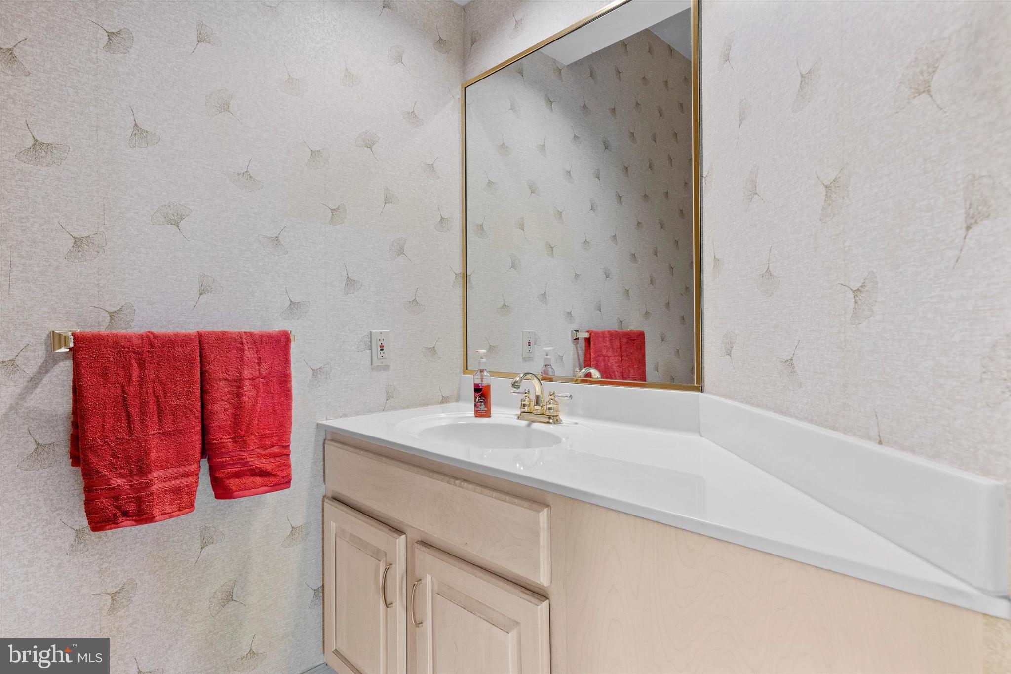 269 Willis Road Etters, PA 17319 - Photo 29 of 58 Powder room