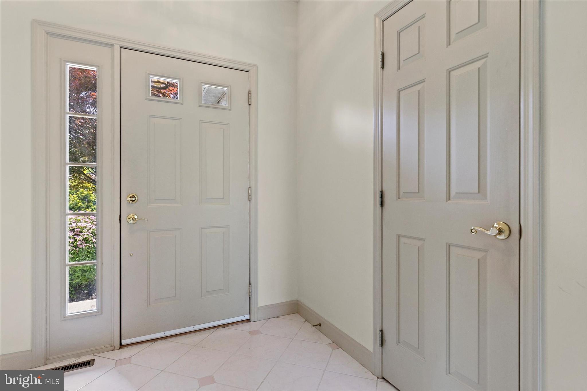 269 Willis Road Etters, PA 17319 - Photo 47 of 58 Foyer