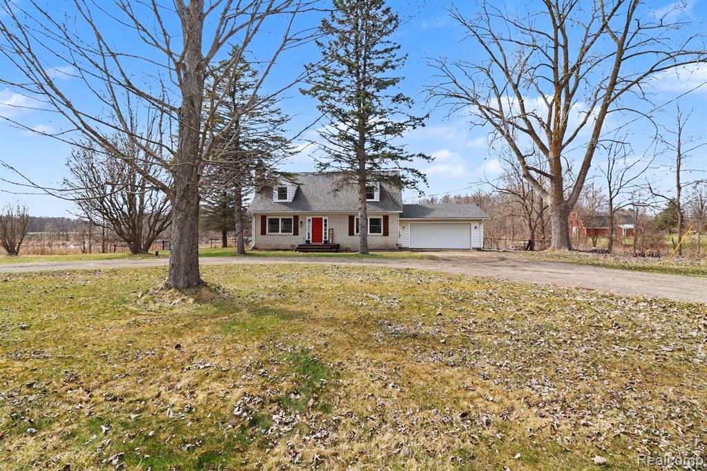 4837 Mack Road Howell, MI 48855 - Photo 3 of 31