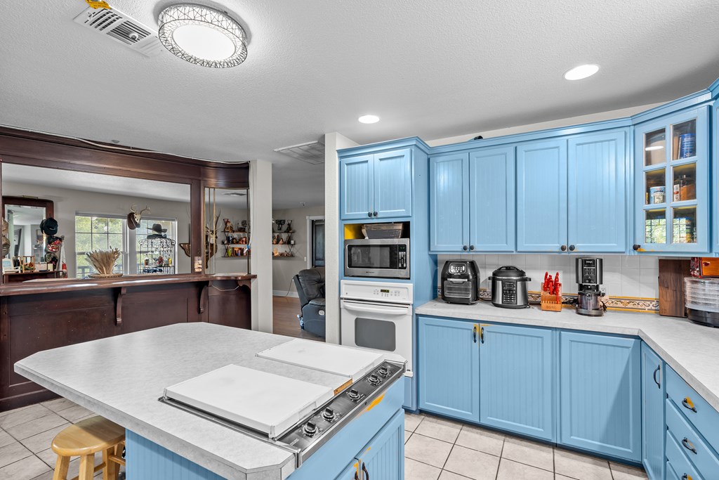 320 Spicer Loop Kerrville, TX 78028 - Photo 8 of 48