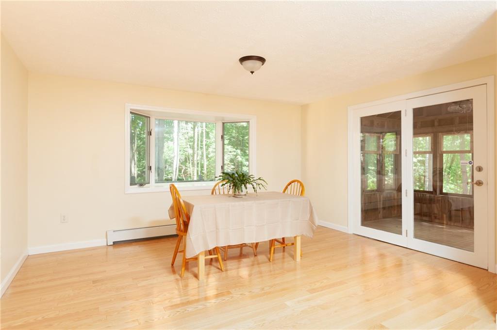 27 Cheverus Road Cape Elizabeth, ME 04107 - Photo 11 of 31 Large, sun-filled dining area with...