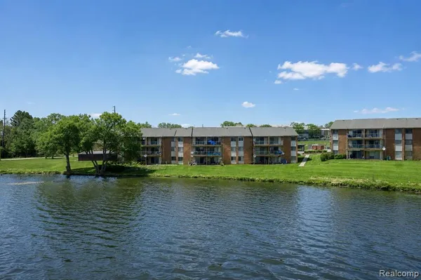$1,850 | 1928 Klingensmith Road, Unit 63C, Bloomfield Hills, MI 48302