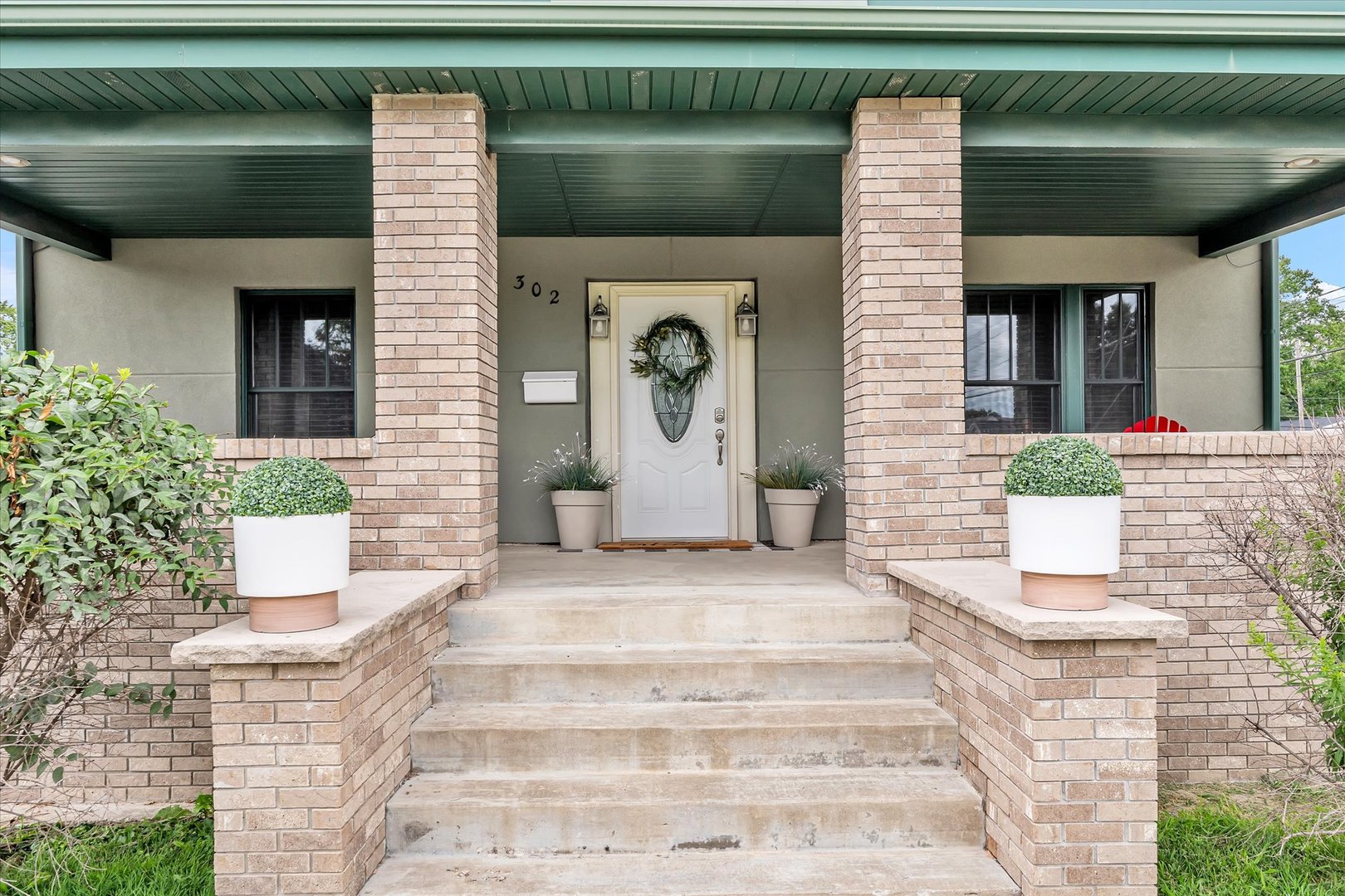 302 9th Street Silvis, IL 61282 - Photo 5 of 73 Gallery Image 5