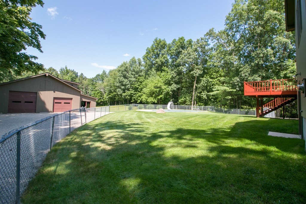 65 White Loaf Road Southampton, MA 01073 - Photo 31 of 33 a garden view with a seating space