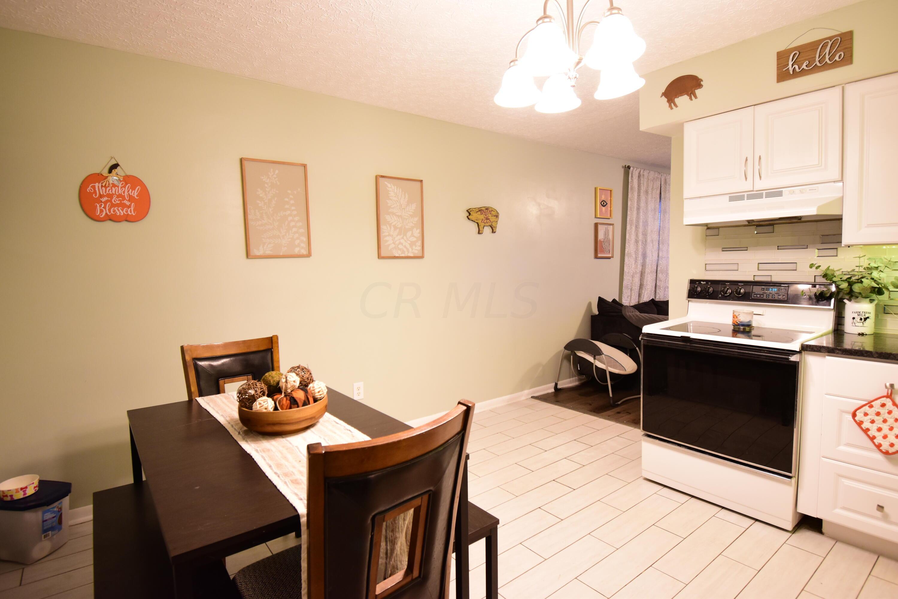 845 Hilock Road Columbus, OH 43207 - Photo 8 of 16 DSC_0198