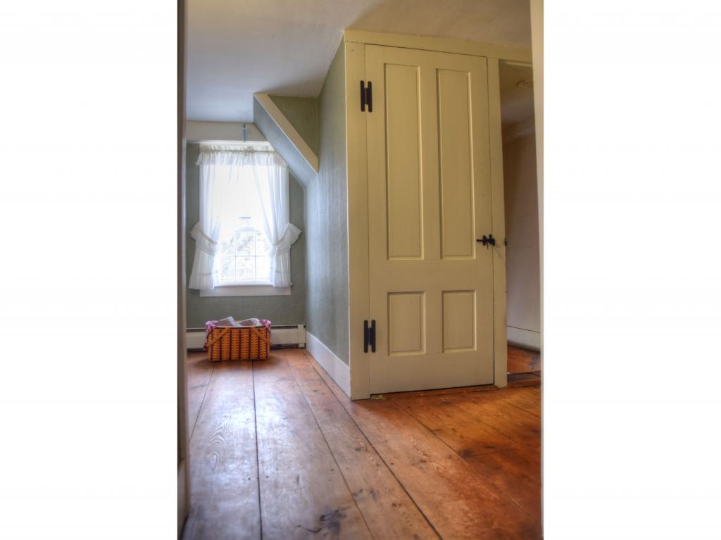 190 Baboosic Lake Road Merrimack, NH 03054 - Photo 13 of 25