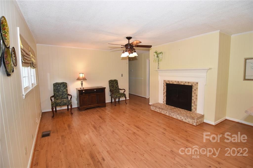 110 Wildlife Access Road Hickory, NC 28601 - Photo 4 of 31 Gallery Image 4