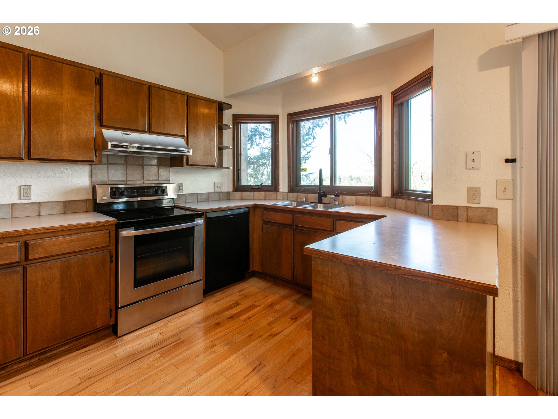 992 Sunset Drive Springfield, OR 97477 - Photo 11 of 31