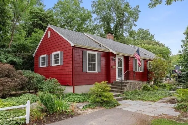$3,850 | 9 Brimblecomb Avenue, Marblehead, MA 01945