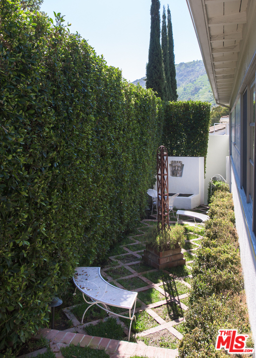 2331 Outpost Drive Los Angeles, CA 90068 - Photo 29 of 30