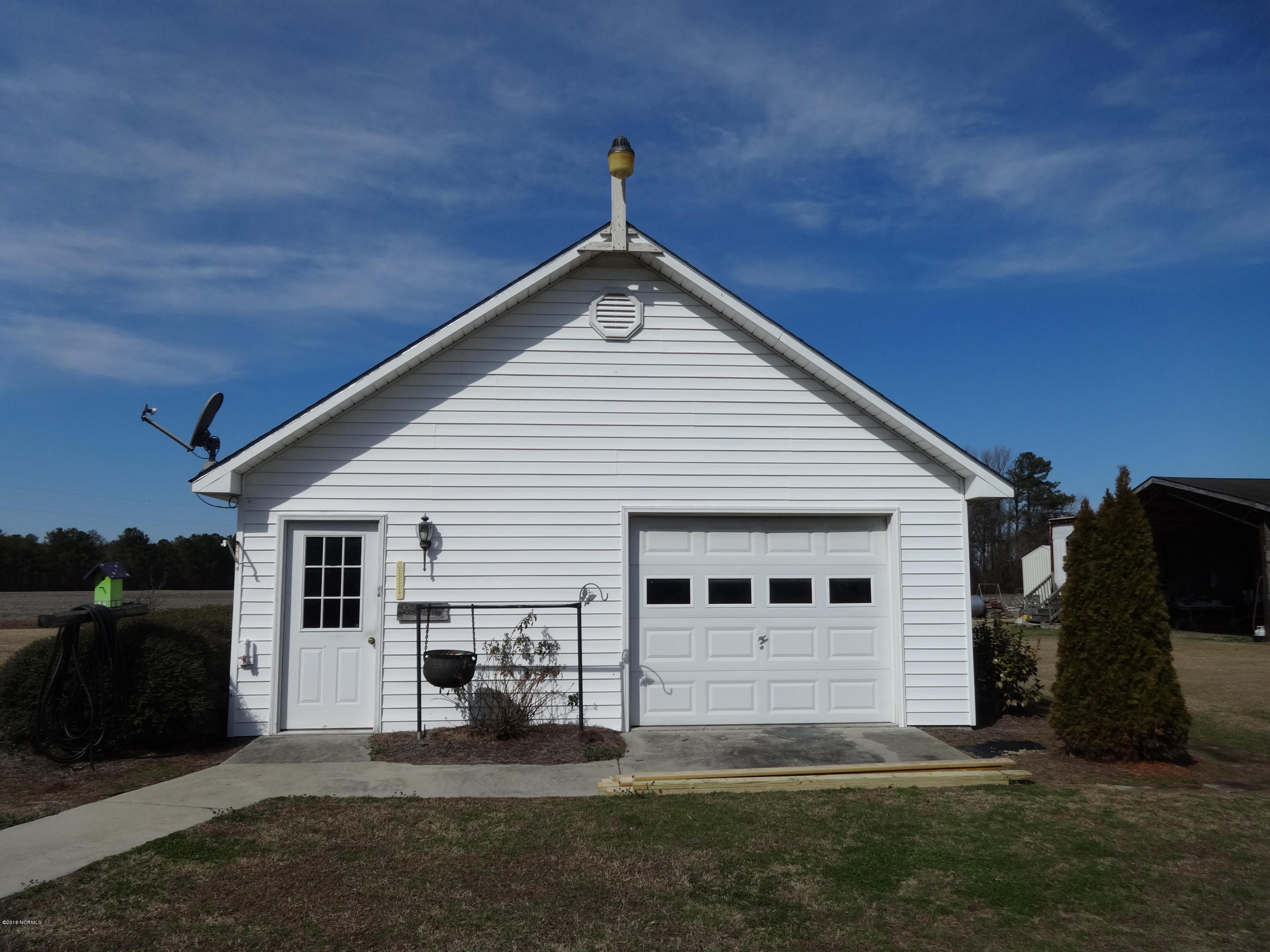 410 Pearson Road Clinton, NC 28328 - Photo 9 of 28 DSC01636