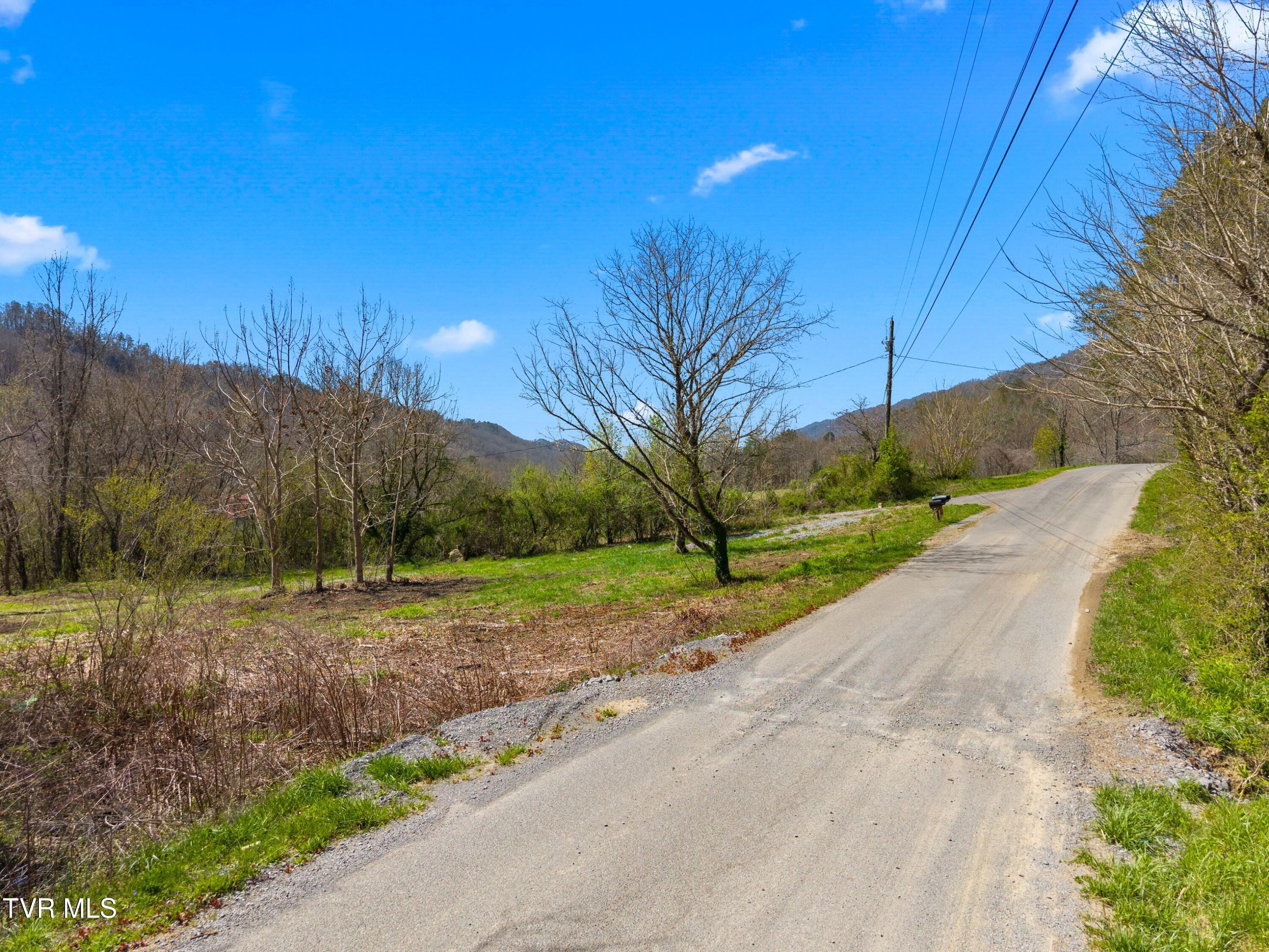 290 Cave Springs Road Rogersville, TN 37857 - Photo 7 of 16 002-290CaveSpringsRoad-Rogersville-TN-37