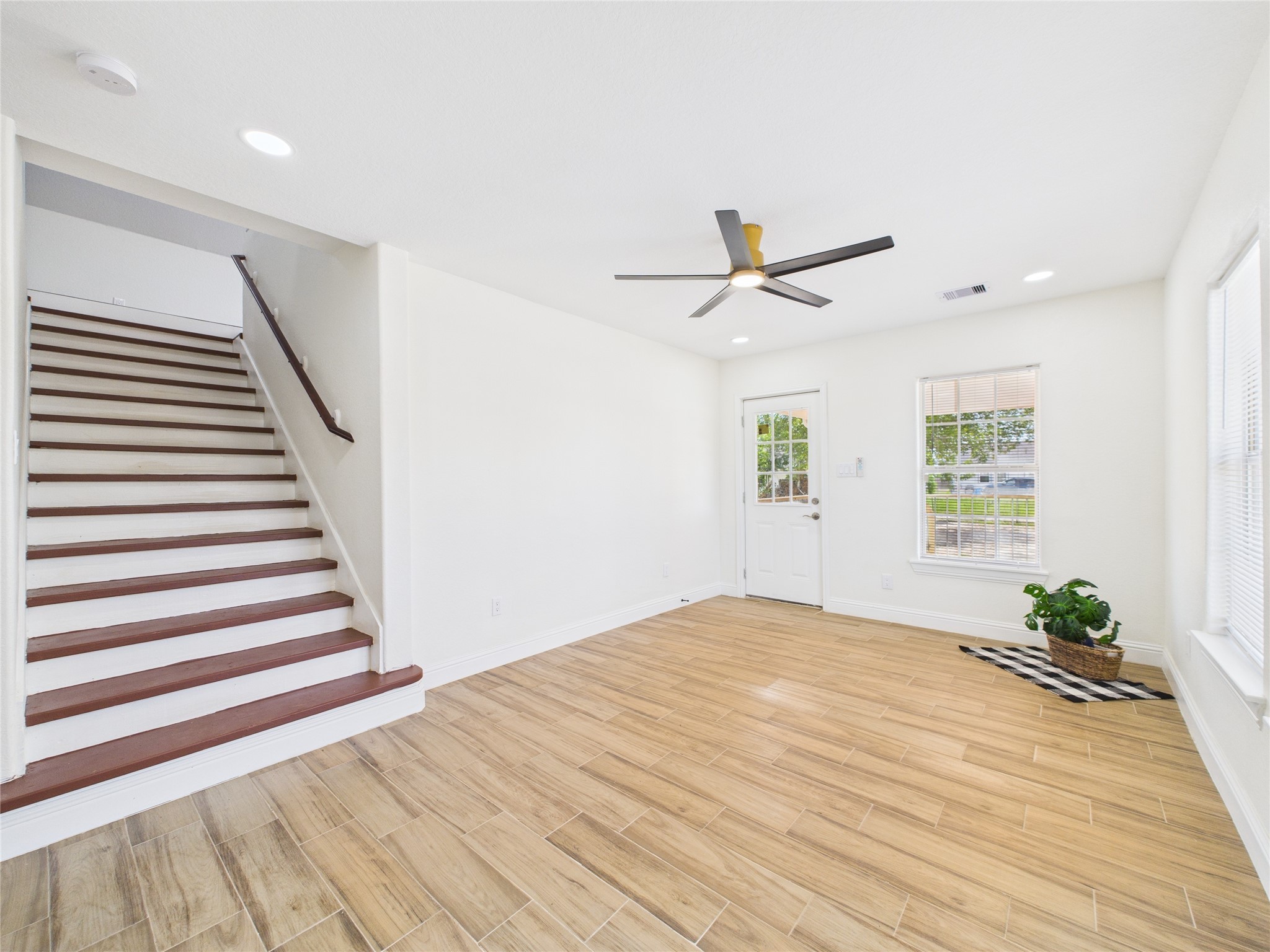 529 West 4th Street Freeport, TX 77541 - Photo 17 of 24 Den