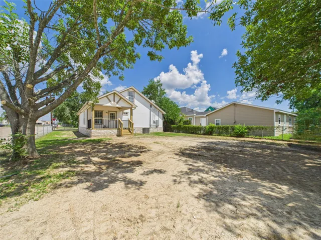 $194,900 | 529 West 4th Street, Freeport, TX 77541