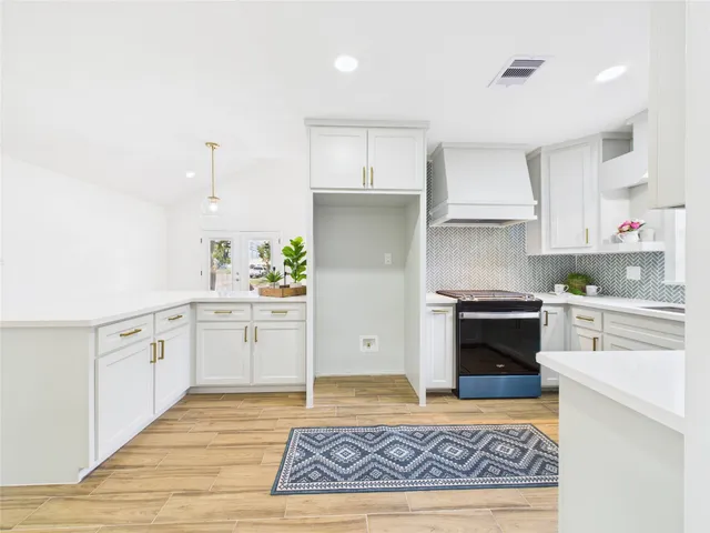 $194,900 | 529 West 4th Street, Freeport, TX 77541