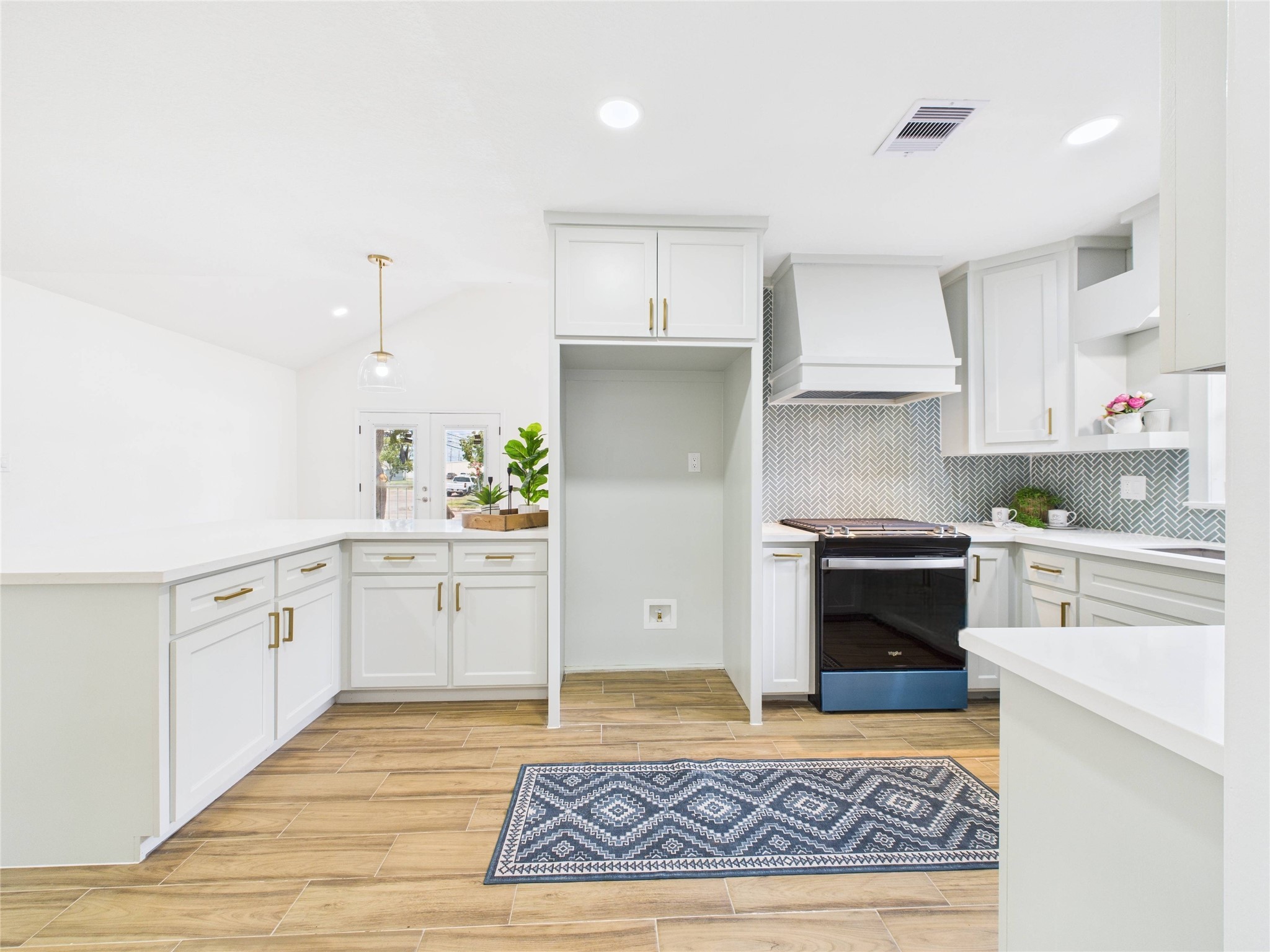 529 West 4th Street Freeport, TX 77541 - Photo 2 of 24 Kitchen