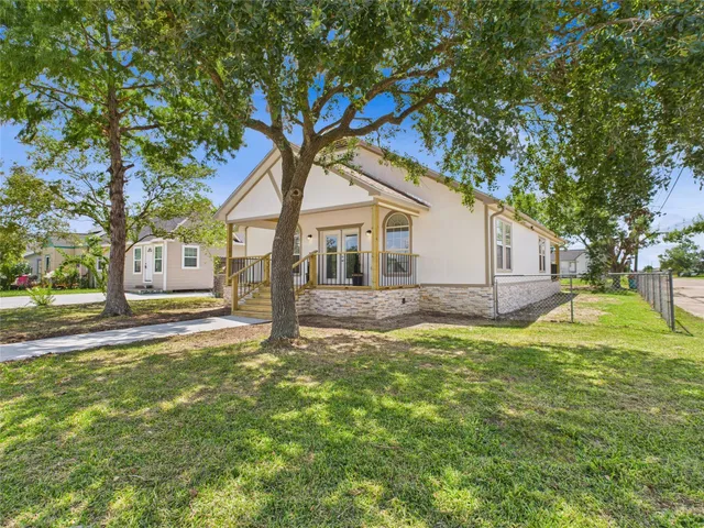 $194,900 | 529 West 4th Street, Freeport, TX 77541