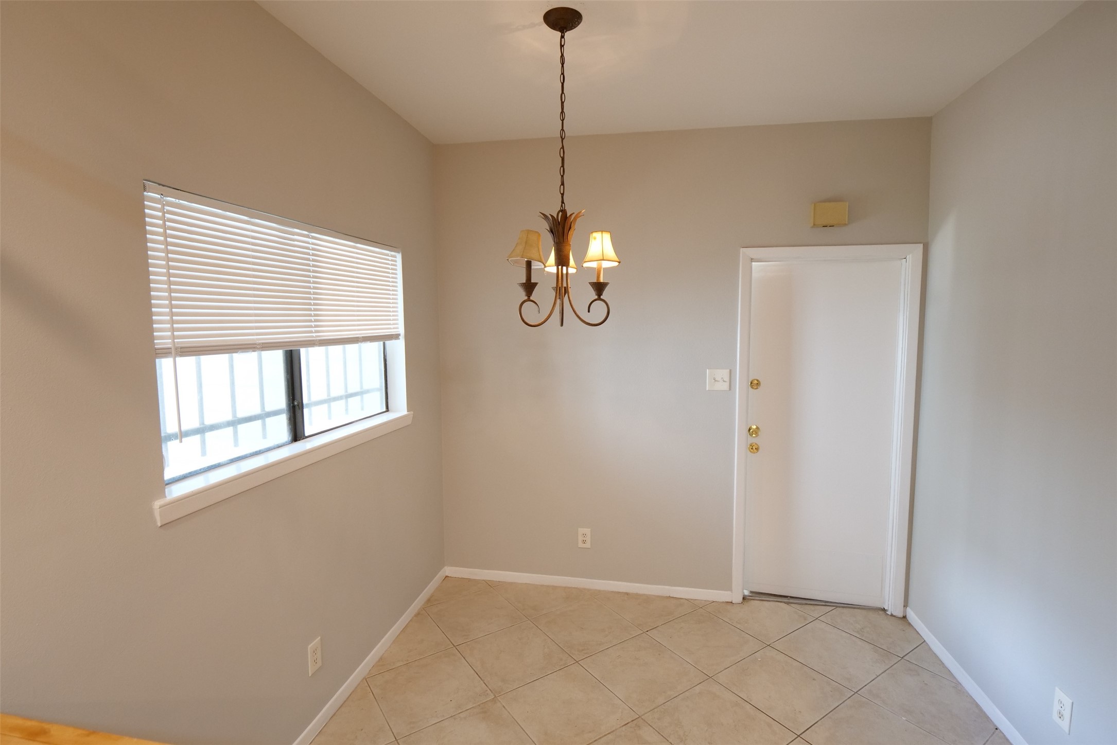 9526 Val Verde Street Houston, TX 77063 - Photo 17 of 36