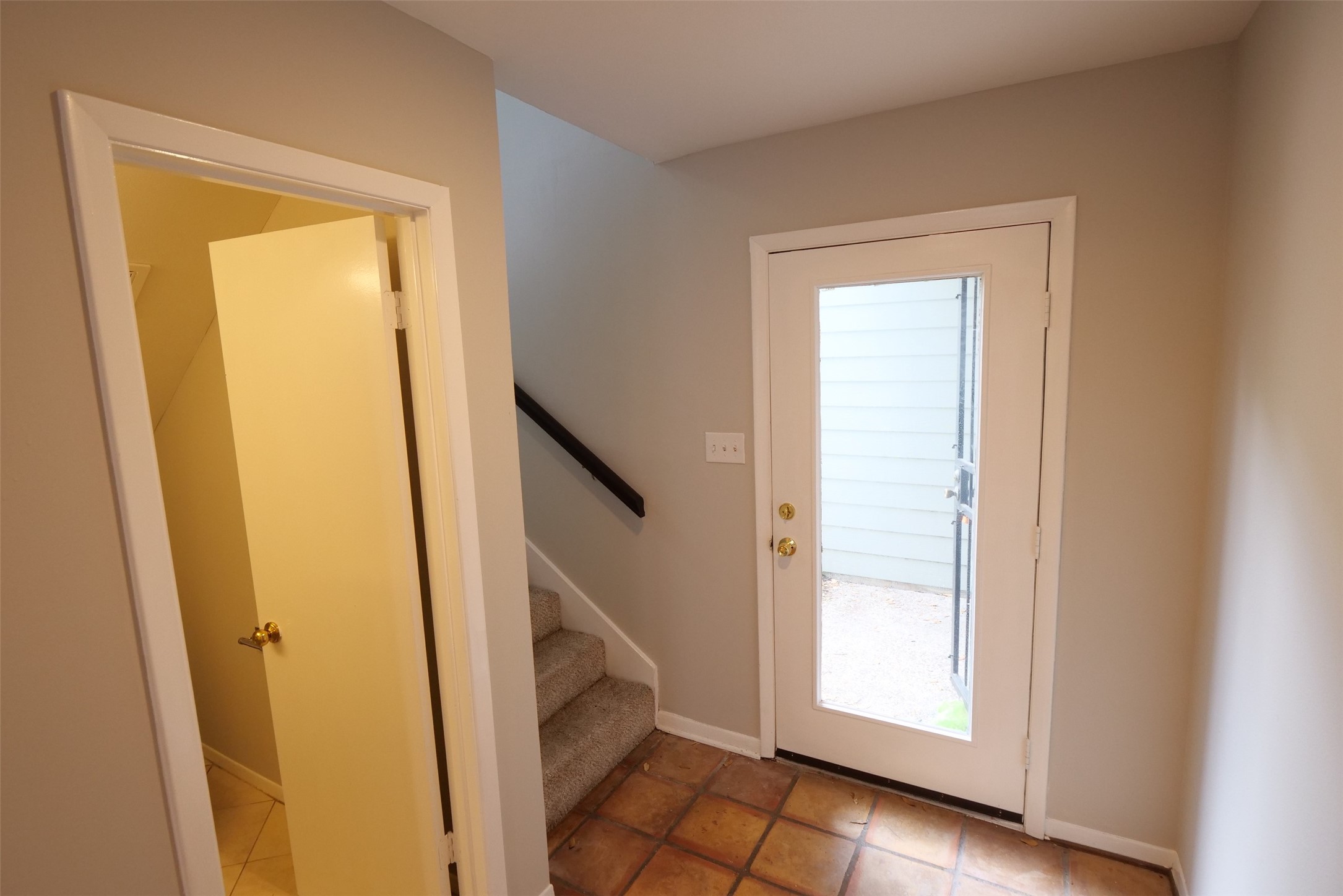 9526 Val Verde Street Houston, TX 77063 - Photo 4 of 36