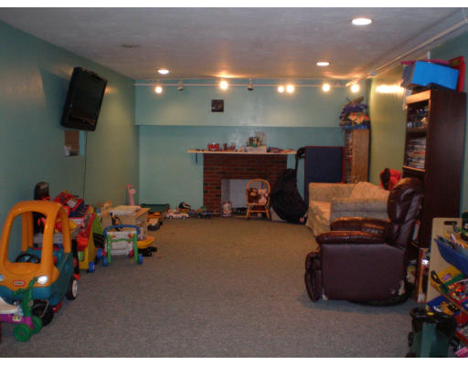 107 Columbine Road Milton, MA 02186 - Photo 12 of 13 Gallery Image 12