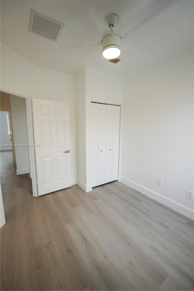 123 Harbors Way Boynton Beach, FL 33435 - Photo 26 of 38 an empty room with a bathroom