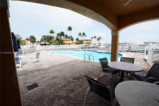 $750,000 | 123 Harbors Way, Boynton Beach, FL 33435