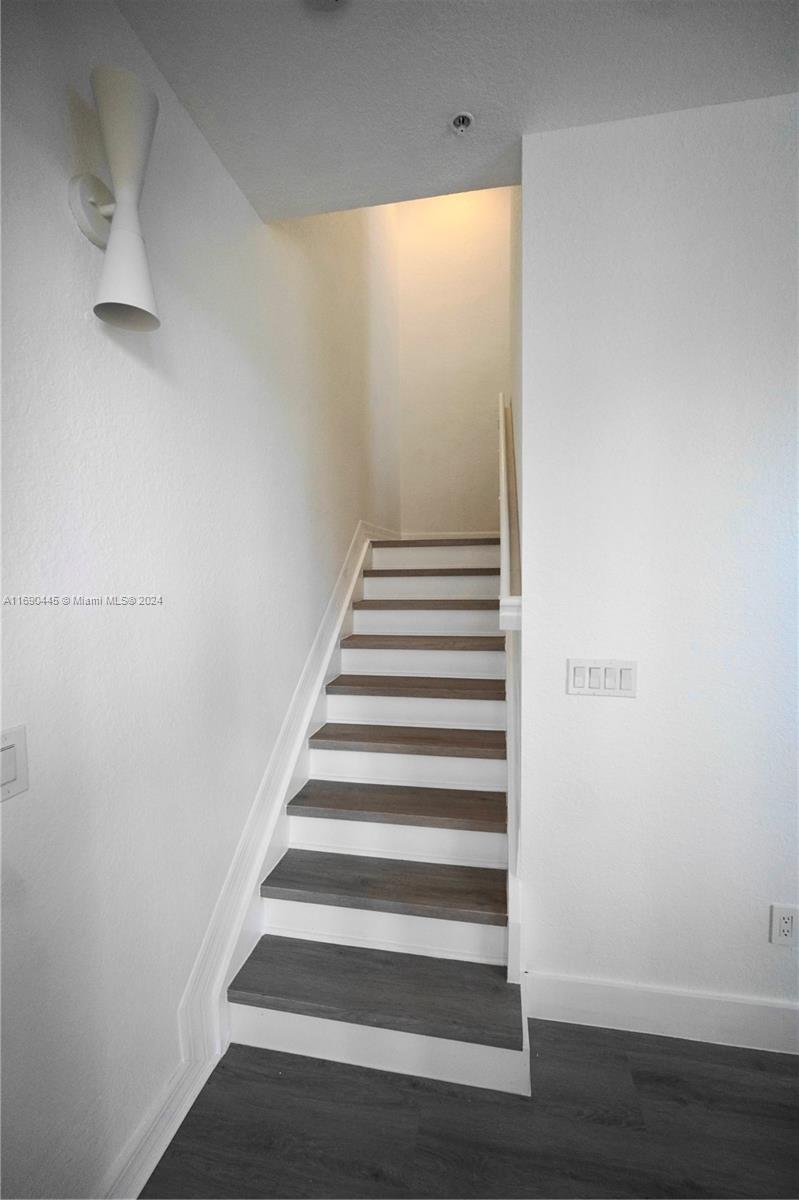123 Harbors Way Boynton Beach, FL 33435 - Photo 6 of 38 a view of entryway