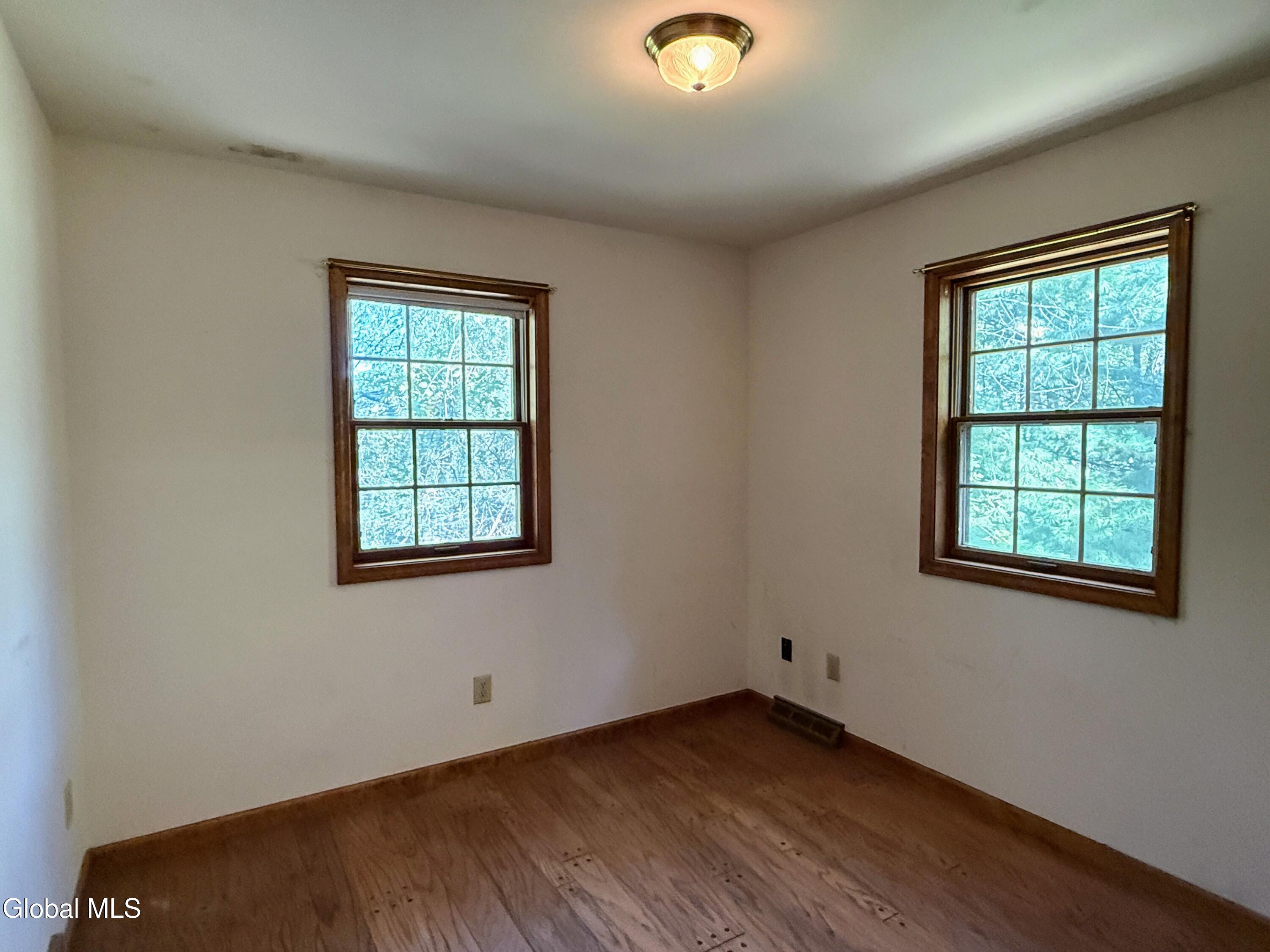 195 Vly Road Schenectady, NY 12309 - Photo 37 of 60 IMG_0274