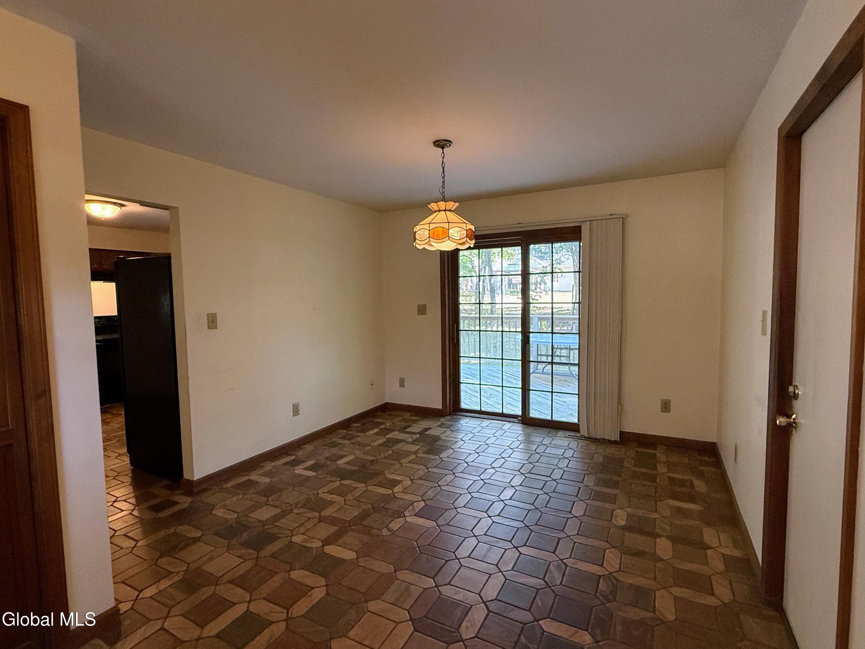 195 Vly Road Schenectady, NY 12309 - Photo 4 of 60 IMG_0227