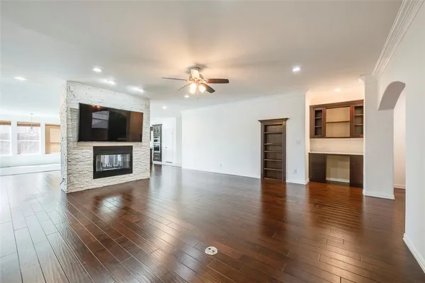 $4,250 | 917 Crestview Drive, Coppell, TX 75019