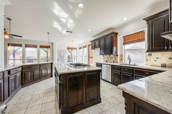 $4,250 | 917 Crestview Drive, Coppell, TX 75019