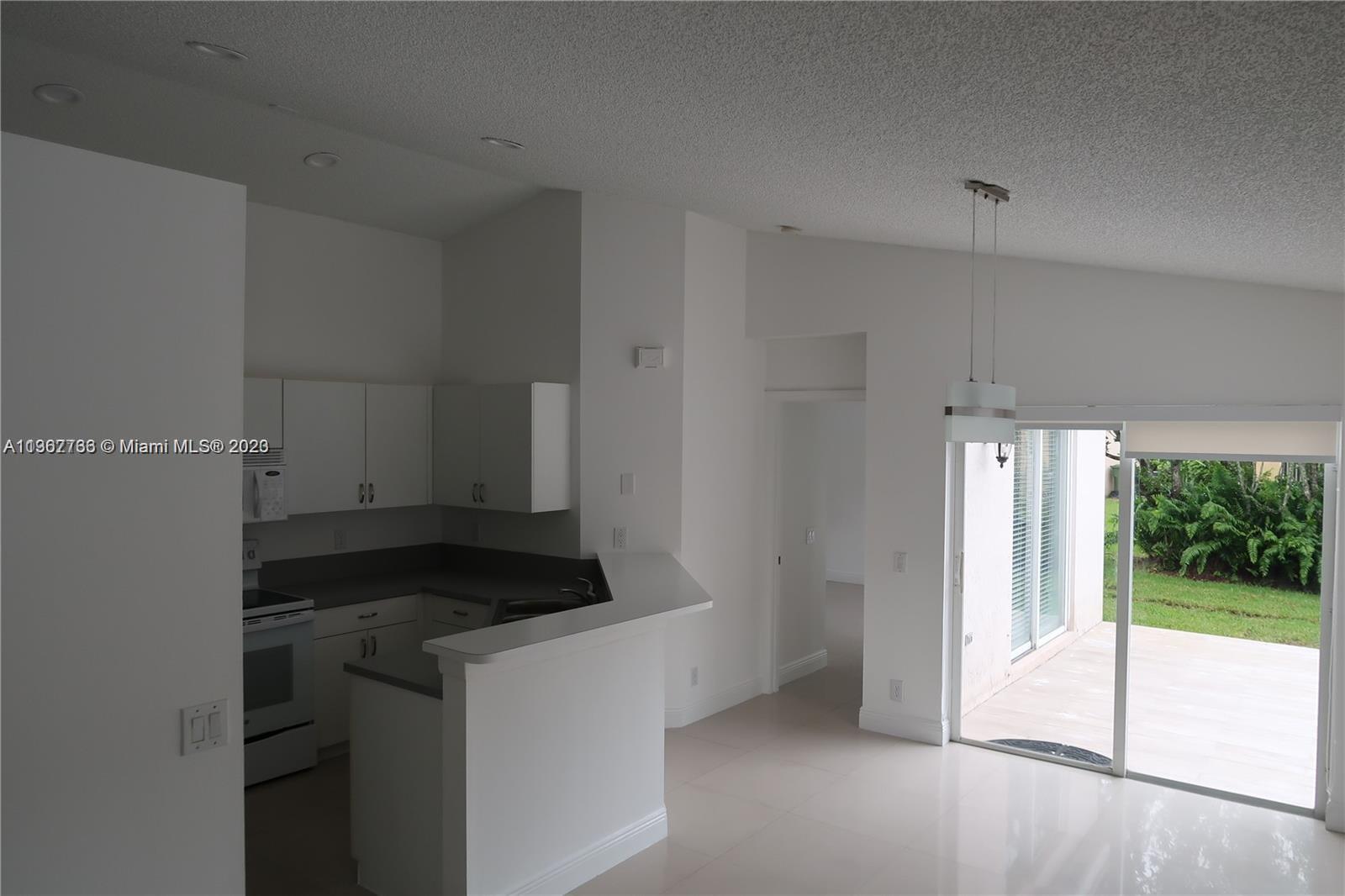 The Ridges Weston, FL 33331 - Photo 4 of 27