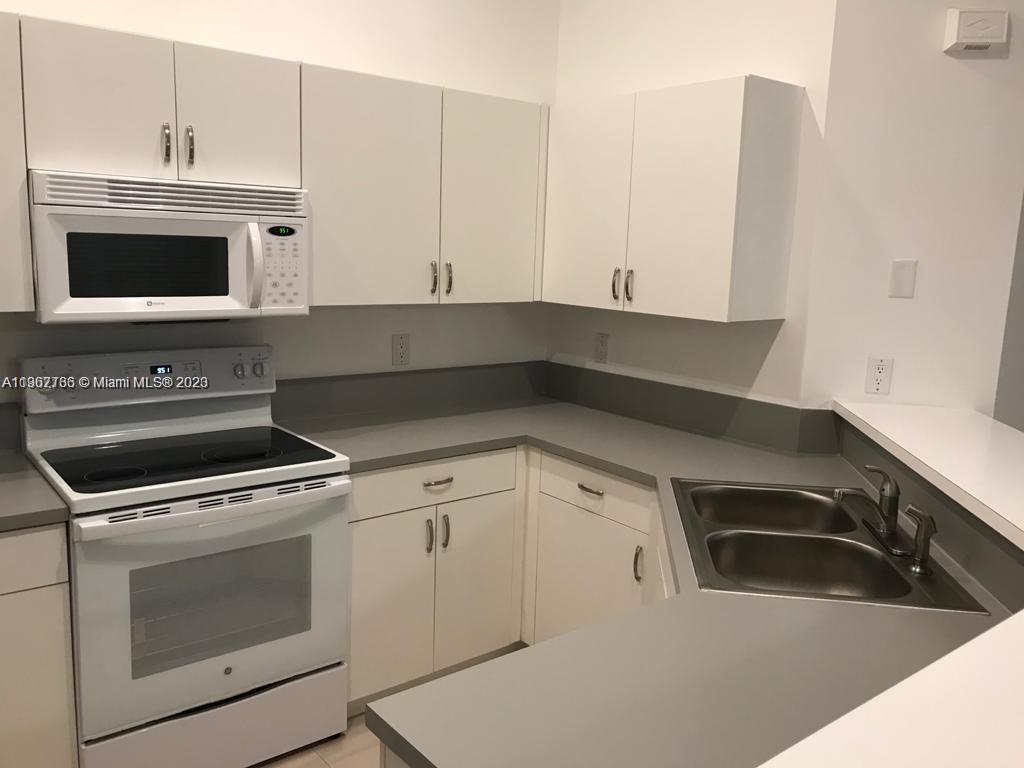 The Ridges Weston, FL 33331 - Photo 8 of 27