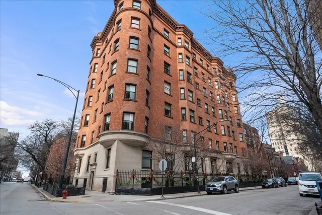 $11,500 | 1210 North Astor Street, Unit 3A, Chicago, IL 60610