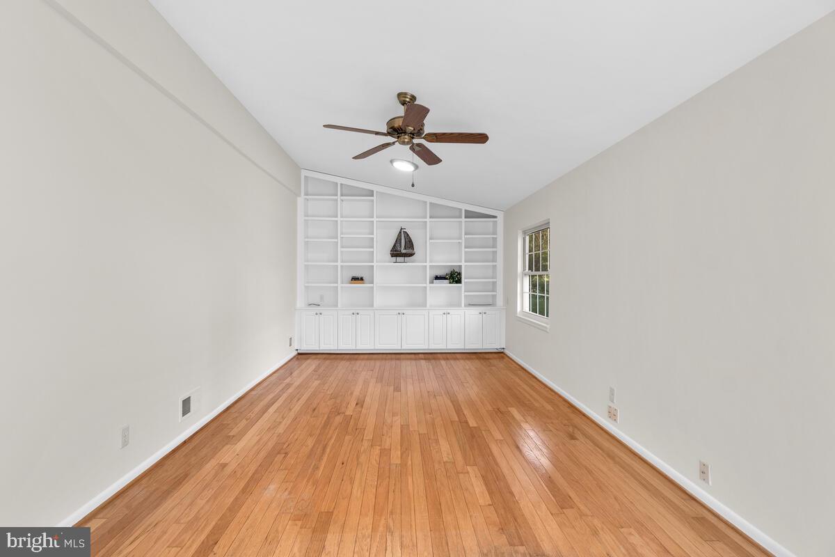 621 Coleraine Road Baltimore, MD 21229 - Photo 12 of 45 Family Room