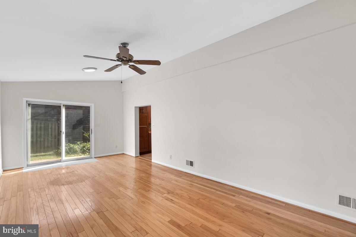 621 Coleraine Road Baltimore, MD 21229 - Photo 13 of 45 Family Room
