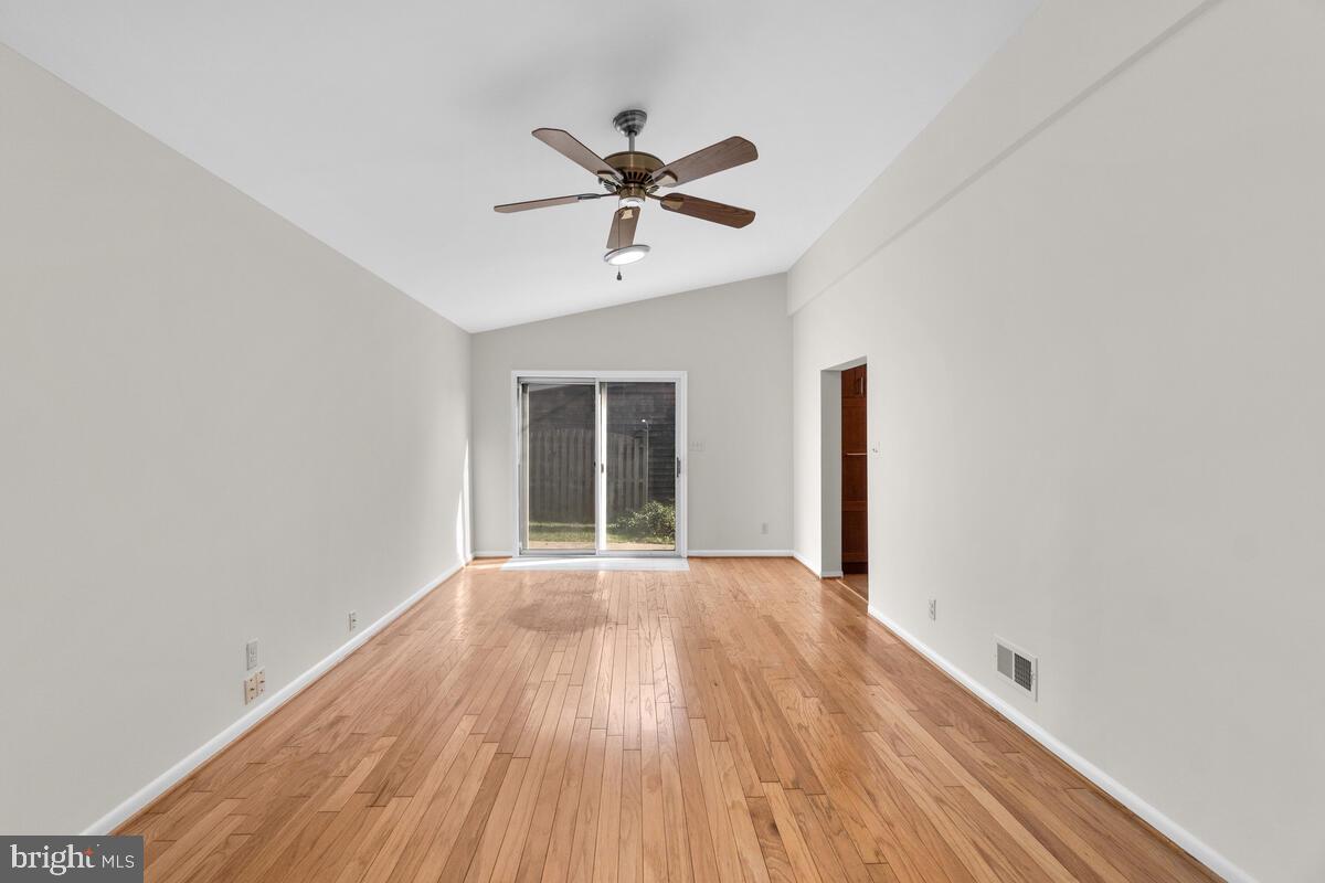 621 Coleraine Road Baltimore, MD 21229 - Photo 15 of 45 Family Room