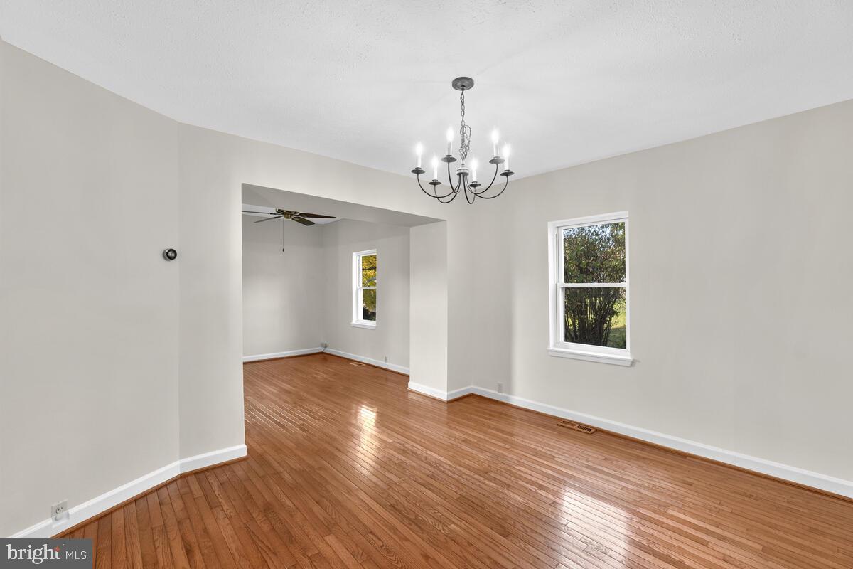 621 Coleraine Road Baltimore, MD 21229 - Photo 16 of 45 Dining Room