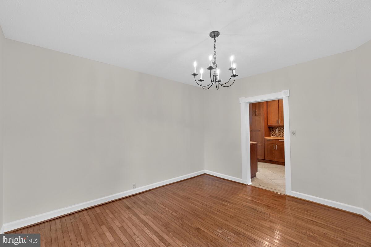 621 Coleraine Road Baltimore, MD 21229 - Photo 17 of 45 Dining Room