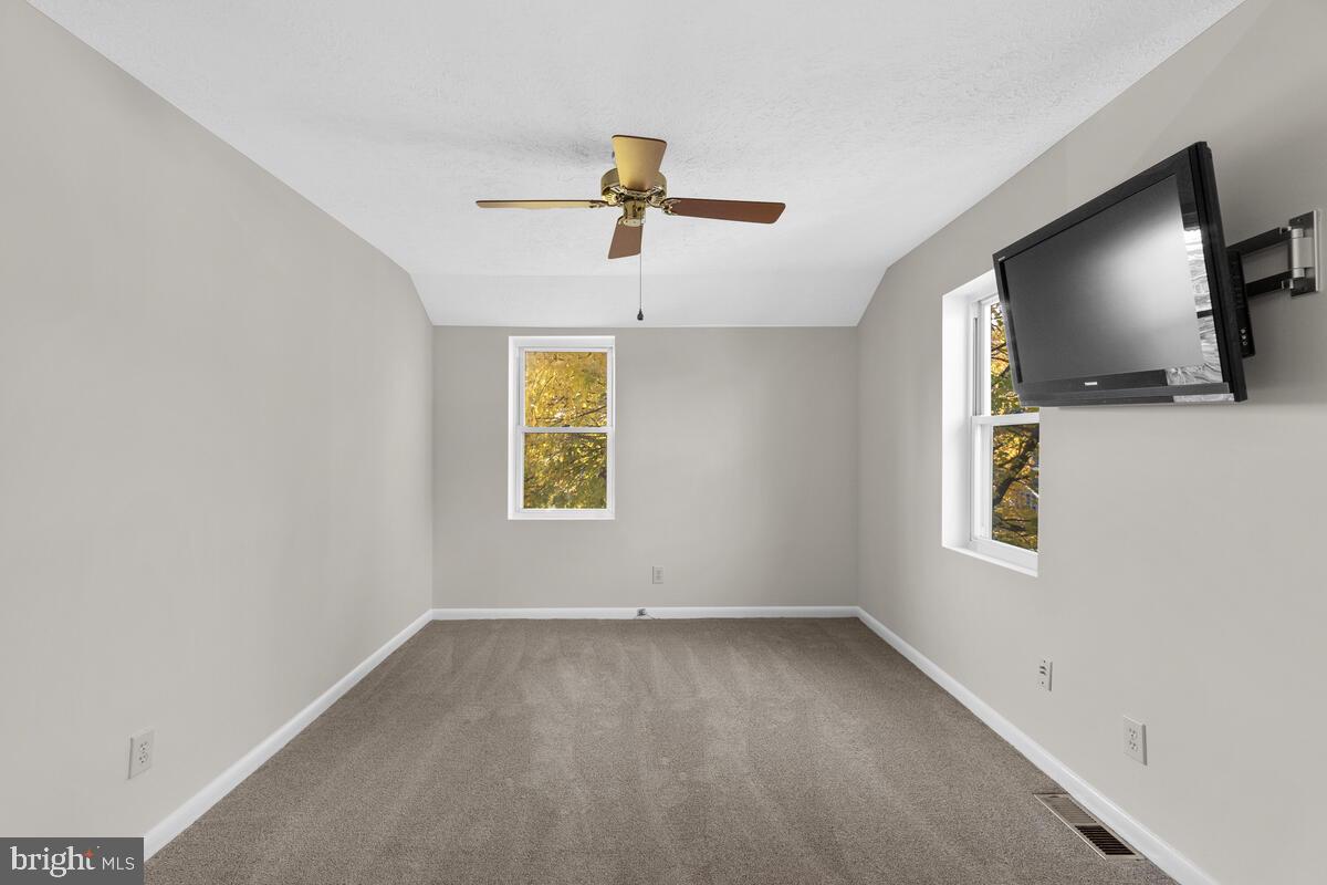 621 Coleraine Road Baltimore, MD 21229 - Photo 27 of 45 Primary Bedroom