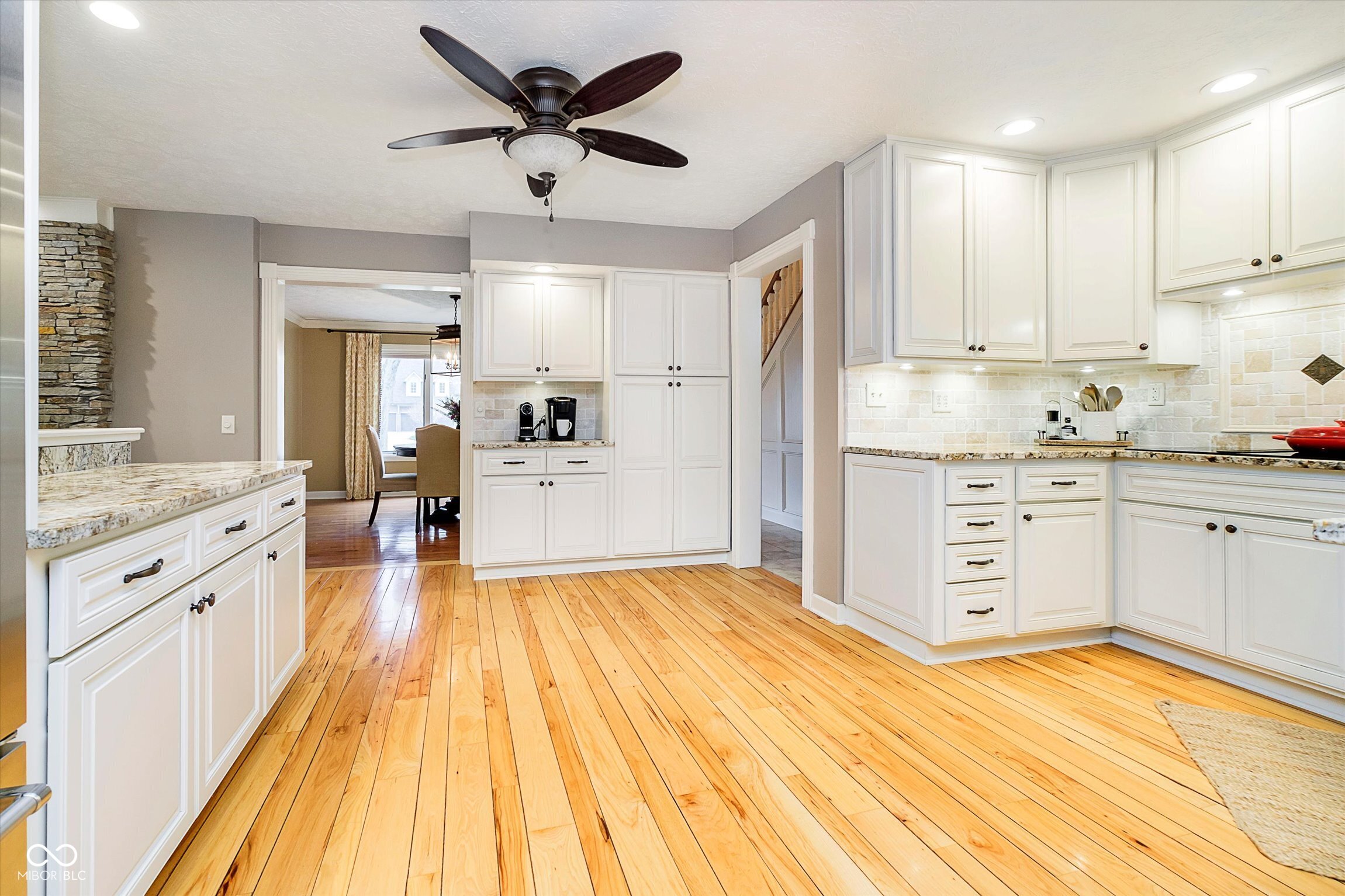 13661 Smokey Ridge Place Carmel, IN 46033 - Photo 4 of 38